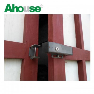 Automatic lock for farm swing gate